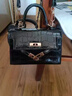 杜羅倫（DULOREN）包包2026秋冬新款包包女包斜挎輕奢手提鱷魚(yú)紋凱麗包牛皮小包 黑色 曬單實(shí)拍圖