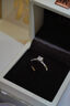 DR現貨求婚鉆戒 光芒 18K金鉑金扭臂鉆石戒指訂婚結婚紀念日禮物女 【TOP】9分F色VS1*現貨 曬單實(shí)拍圖