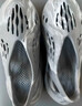 阿迪達斯yeezyfoam水泥灰椰子運動(dòng)洞洞鞋IE4931UK740.5 曬單實(shí)拍圖