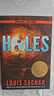 Holes 洞 別有洞天 英語(yǔ)英文原版小說(shuō)書(shū)籍660L紐伯瑞獎小說(shuō)Louis Sachar少年兒童小說(shuō)推理成長(cháng)路易斯·薩奇爾 曬單實(shí)拍圖