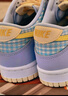 耐克大童輕便皮面運動(dòng)鞋冬季新款男女童平底板鞋NIKE DUNK FJ4641 536氧氣紫/淺檸檬黃綠/山峰白 36.5 曬單實(shí)拍圖
