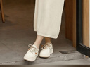 百麗（Belle）時(shí)尚串珠小白鞋女26春新款商場(chǎng)厚底增高休閑板鞋F1D1DAM6 米白 37 (235mm) 曬單實(shí)拍圖