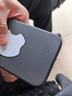 PITAKA適用蘋(píng)果iPhone17ProMax手機殼相機按鍵全包雅致凱夫拉磁吸超薄碳纖維紋商務(wù)高級感保護套 黑灰 曬單實(shí)拍圖