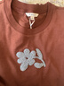 玖姿·安娜蔻【草目系列】?jì)?yōu)雅植絨珠片繡圓領(lǐng)短袖T恤女2025夏款 紅咖-第二批 2XL 曬單實(shí)拍圖