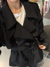 周淼ZHOUMIAO 【巴黎舊夢(mèng)2.0】經(jīng)典廓形翻領(lǐng)收腰短款風(fēng)衣外套女 黑色 XS 衣長(cháng)74 曬單實(shí)拍圖