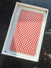 金藝摜蛋專(zhuān)用塑料撲克牌PVC防水耐磨60X96毫米長(cháng)牌雙副裝淮安跑的快 2201塑料摜蛋撲克一盒（2副裝）紅色 曬單實(shí)拍圖