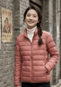 鴨鴨（YAYA）輕薄羽絨服女短款秋冬季新款立領(lǐng)內搭輕便薄款外套內膽排骨上衣 嫣紅色 XL 曬單實(shí)拍圖