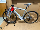崔克（TREK）EMONDA SL 4 碳纖維油壓碟剎105套件輕量競賽公路自行車(chē) 銀色/放射紅 直郵到家 54CM（建議身高172-177CM） 22速 曬單實(shí)拍圖