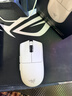 雷蛇（Razer）毒蝰v3pro專(zhuān)業(yè)版 輕量化無(wú)線(xiàn)游戲鼠標 人體工程學(xué)設計宏電競鼠標  lol吃雞CSGO瓦羅蘭特鼠標 白色（輕約55克 自帶8KHZ接收器） 曬單實(shí)拍圖