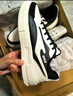 鴻星爾克驚鴻板鞋男春夏季新款厚底男鞋休閑鞋革面皮面輕便運動(dòng)鞋子 正黑/微晶白 42 曬單實(shí)拍圖