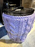 默然諾爾杯套保護套手工針織通用隔熱保溫杯玻璃杯水杯水壺套毛線(xiàn)編織茶杯 紫色麻花馬克杯套 曬單實(shí)拍圖