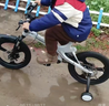 鳳凰兒童自行車(chē)輕量鎂合金學(xué)生小孩單車(chē)帶輔助輪3-6-10-12歲小中大童 推薦：【頂配-碟剎一體輪】科技銀丨大禮包+98%已安裝 18寸（目前身高125-135cm選擇） 曬單實(shí)拍圖
