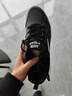 安踏（ANTA）運動(dòng)鞋男鞋冬季男士耐磨防潑水防滑跑步鞋黑色軟底輕便通勤鞋子男 【店長(cháng)推薦爆款】黑/白-6 防潑水 42.5 曬單實(shí)拍圖