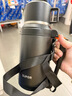 蘇泊爾戶(hù)外保溫杯大容量便攜不銹鋼水杯保冷杯車(chē)載保溫壺外出旅行 儒雅黑【自帶茶濾+贈背帶】 2.0L 曬單實(shí)拍圖
