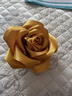贏(yíng)夫人（Mrs win）法式大玫瑰花胸針女氣質(zhì)手工布藝胸花設計感別針西裝禮服配飾 香檳色大玫瑰花 曬單實(shí)拍圖