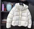 蕓蕁羽絨服女2026新款白鴨絨泡芙短款保暖加厚連帽小個(gè)子外套時(shí)尚外套 灰白色 金標 M 120-140斤【卡碼拍小】 曬單實(shí)拍圖