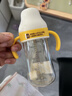 皇寵好吸學(xué)飲杯PPSU鴨嘴杯嬰兒4個(gè)月一歲以上吸管杯防嗆嬰兒奶瓶240ml 曬單實(shí)拍圖