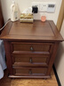 棲美墅美式簡(jiǎn)約床頭柜鄉村核桃木全實(shí)木床頭柜臥室簡(jiǎn)約現代床頭柜三抽屜 【進(jìn)口核桃木】胡桃色 曬單實(shí)拍圖