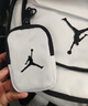 耐克（NIKE）耐克AJ喬丹雙肩男女書(shū)包 簡(jiǎn)約大容量隔層雙肩包背包 曬單實(shí)拍圖