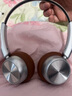 iKF R1復古頭戴式耳機無(wú)線(xiàn)藍牙時(shí)尚數碼穿搭高音質(zhì)藍牙6.0金屬千禧y2k網(wǎng)紅明星OOTD氛圍感耳機暮光銀 曬單實(shí)拍圖