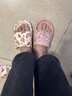 百慕傾臣靜音拖鞋女士夏季卡通百搭踩屎感居家居外穿浴室防滑按摩底涼鞋男 白色【西瓜小熊】 38-39 適合37-38（內長(cháng)245MM） 曬單實(shí)拍圖