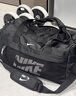 NIKE 3BRAND 耐克男女童旅行袋2025新款大容量?jì)和笨姘痔岚?正黑色 F【25*46*26cm 約29.9L】 曬單實(shí)拍圖