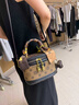 DEJR香港品牌包包女士2025新款高級感手提單肩盒子小包真皮斜挎水桶包 NK/拼色，防偽碼 購物小票 曬單實(shí)拍圖