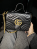 GUCCI GG Marmont 金標Logo鏈條絎縫 皮革 郵差包手提單肩斜挎包 黑色 547260-DTDIT-1000 現貨 曬單實(shí)拍圖