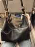 裘真【明星推薦】經(jīng)典hobo包植鞣牛皮腋下通勤休閑餃子女包 黑色-大號 小包/大包 曬單實(shí)拍圖