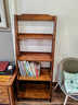 MIOCANON瑞士品牌胡桃實(shí)木書(shū)架落地簡(jiǎn)約梯形客廳收納置物架陽(yáng)臺儲物小書(shū)柜 60CM寬-胡桃木-四層 曬單實(shí)拍圖