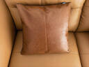 駱易家（Lorica）輕奢抱枕客廳沙發(fā)大靠墊高級感靠枕枕頭腰枕加厚皮革靠背墊抱枕套 【皮革抱枕】陌野-棕色 45cm*45cm 含枕芯 （枕套+枕芯） 曬單實(shí)拍圖