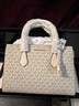 MICHAEL KORS禮物輕奢MK女士包SHEILA老花單肩手提包 中號香草白/奶白色 曬單實(shí)拍圖