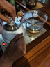 益茶福全自動(dòng)上水電熱水壺底部上水嵌入式茶臺功夫茶燒水壺飲水燒水一體機抽水玻璃煮茶壺保溫泡茶壺 SQ-008金色玻璃套裝 1L 曬單實(shí)拍圖