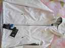 伯希和（Pelliot）[風(fēng)盾]沖鋒軟殼衣女春秋戶(hù)外耐磨高彈防風(fēng)外套男夾克125306018白L 曬單實(shí)拍圖