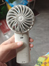 幾素小風(fēng)扇手持風(fēng)扇高速節能迷你便攜隨身手拿電風(fēng)扇戶(hù)外辦公室桌面學(xué)生宿舍寶寶兒童輕音大風(fēng)力電扇 【灰-5000mAh】高速節能I5檔勁風(fēng) 曬單實(shí)拍圖