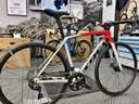 崔克（TREK）EMONDA SL 4 碳纖維油壓碟剎105套件輕量競賽公路自行車(chē) 銀色/放射紅 門(mén)店提取 54CM（建議身高172-177CM） 22速 曬單實(shí)拍圖