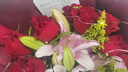 花藝灣鮮花同城配送玫瑰百合花束表白送女友老婆閨蜜生日禮物全國花店 19朵紅玫瑰6朵粉百合花束 全國同城配送 留言送花日期 曬單實(shí)拍圖