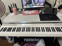特倫斯（Terence）電鋼琴88鍵折疊電子鋼琴兒童初學(xué)者考級成人家用鋼琴V50便攜鋼琴 時(shí)尚白 官方標配+可升降琴架 曬單實(shí)拍圖