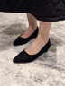 星期六（St&Sat）簡(jiǎn)約風(fēng)氣質(zhì)尖頭淺口單鞋女2026新款復古百搭粗跟軟底不累腳通勤鞋 黑色 【跟高2CM】 37 曬單實(shí)拍圖