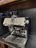 德龍（Delonghi）意式半自動(dòng)咖啡機家用研磨一體 冷萃豆粉兩用19Bar泵壓美式蒸汽細桿奶泡系統金屬面板機身EC9555.M 15檔研磨度 冷萃技術(shù) 牛角手柄 2L大容量水箱 曬單實(shí)拍圖