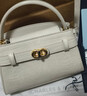 CHARLES&KEITH鱷魚(yú)紋凱莉包手提斜挎婚包包女包生日禮物CK2-50270880-1 Ivory象牙色 S 曬單實(shí)拍圖