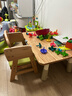Aooboy兒童學(xué)習桌書(shū)桌實(shí)木寶寶閱讀小方桌繪畫(huà)桌子幼兒園游戲桌椅 夢(mèng)想桌+精靈椅（綠色乳膠墊） 紅橡 曬單實(shí)拍圖