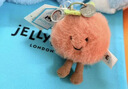 Jellycat趣味雙葉桃子包包掛飾毛絨掛件鑰匙扣送禮生日禮物2026春夏新品 趣味雙葉桃子包包掛飾 One Size 曬單實(shí)拍圖