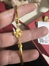中國珠寶四葉草黃金手鐲女古法素圈足金半鐲手鏈520母親節禮物送女友老婆 足金四葉草手鐲+品牌禮盒 金重約4.6g 曬單實(shí)拍圖