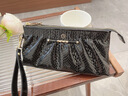 金利來(lái)（Goldlion）女士手拿包2026新款真皮大容量高檔時(shí)尚媽媽包漆皮手包化妝包女包 黑色【官方授權-假一罰十】 曬單實(shí)拍圖