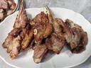 朔美羊京東嚴選塞北灘羊日銷(xiāo)100W+新鮮宰殺羔羊戰斧羊排燒烤食材灘羊肉 【老人小孩放心吃】 戰斧小羊排 凈重2斤 16支 曬單實(shí)拍圖