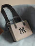 MLB官方 男女士復古26冬季新款運動(dòng)斜挎包單肩包生日禮物 紐約洋基隊/黑色 F 曬單實(shí)拍圖