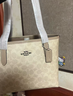 蔻馳（COACH）【官方授權店】奢侈品女包City23女士單肩手提包印花托特包送女友 CU759SVPWH奶茶色 曬單實(shí)拍圖