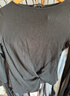 UR2026春季新款女裝氣質(zhì)不規則肌理感扭結修身長(cháng)袖T恤UWM450169 暖灰 M 曬單實(shí)拍圖