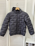 波司登26年新款兒童羽絨服5A抗菌4防中大童春秋外套薄款男女短款連帽 鈦金深灰8916 150 /72 約140-150cm?36kg 曬單實(shí)拍圖